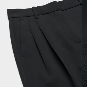Aritzia Effortless Pant